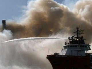 Petrol Platformunda Korkutan Yangın