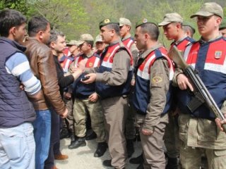 Köylüleri Teröristin Cenazesini İstemedi!