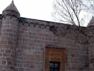 400 Yıllık Mescit İbadete Açıldı