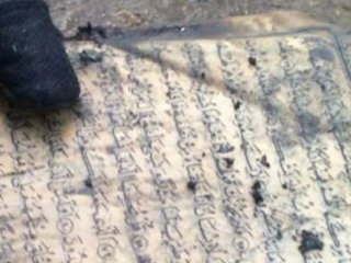 Bir tek Kur’an-ı Kerim yanmadı