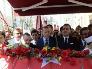 Cenazedeki O Kadın Kim?