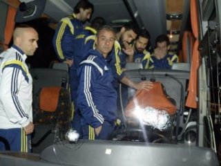 F.Bahçe kafilesine şok saldırı!