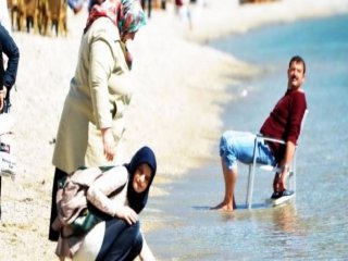 Güneşi Gören Sahile Koştu