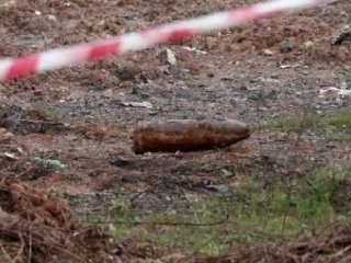 Ümraniye'de Boş Arazide Top Mermisi Bulundu