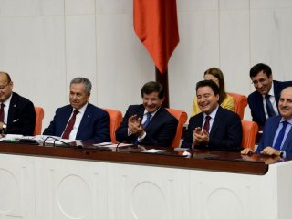 Davutoğlu O İsimler İçin Konuştu