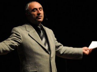 Erdoğan'ın Şiirlerini Okuduğu İsim Merkez'e Girdi