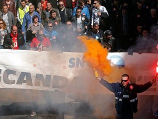 Tepki Büyüyor! Avrupa Ülkesinde Hayat Durdu