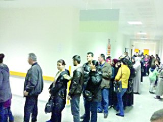 Devlet Hastanesi'nde Çile Kuyruğu