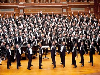 Eşcinsel Erkek Korosu Sahne Alacak