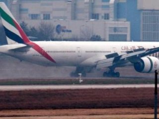 Roma Uçağı Atatürk Havalimanı'na Acil İniş Yaptı