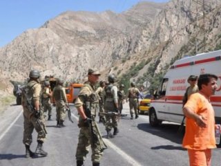 Hakkari'de askere ateş açıldı