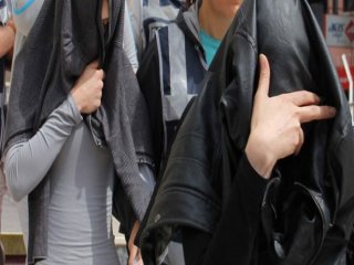 Çocuklarının Yanında Fuhuş Yapıyorlar