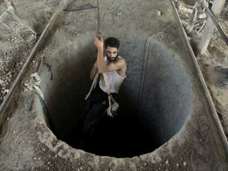 Sisi'den Gazze'ye Tünel Darbesi