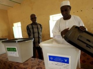 Seçmenler Oy Kullanmaya Başladı