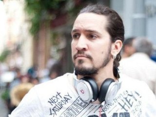 Barış Manço'nun Oğluna Büyük Şok!