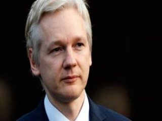 Assange, İfade Vermeyi Kabul Etti