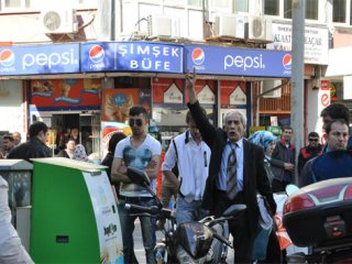 Balıkesir'de HDP'ye vatandaşlardan tepki