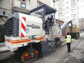 Başkan Kurt Yeni İş Makinelerini İnceledi