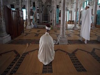 Tunus'ta 187 Cami Kapatılıyor