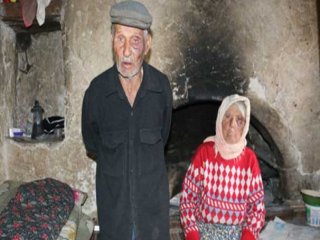 Yaşlı Çifti Döverek Gasp Ettiler
