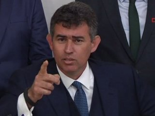 'Hadi Gel Bizi De Tutukla'