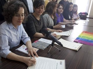 HDP'li Adaylar LGBTİ Hakları Sözleşmesi'ni İmzaladı