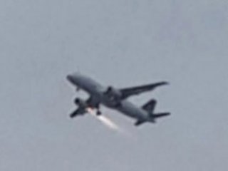 Yolcu Uçağı Alev Aldı Acil İniş Yaptı