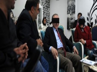 AK Partili Adaylar Gözlerine Siyah Bant Çekti