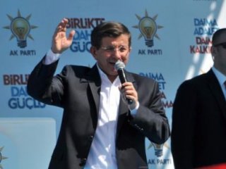 Davutoğlu: Akıl dışı Vaatler Tehlikeye Düşürür