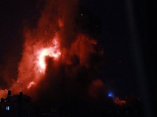 İsrail Savaş Uçakları Suriye Sınırını Bombaladı