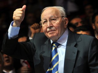 Rauf Tamer Erbakan’a Övgü Mü Hakaret Mi Belli Değil!