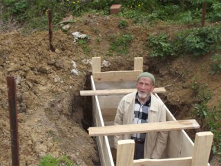 Ölmeden Önce Mezarını ve Kefenini Hazırladı