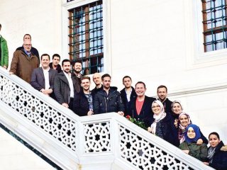 Şehitlerin Kemiklerini Sızlattılar