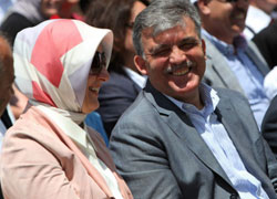 Gül çocuklar gibi eğlendi