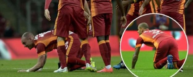 Sneijder, Melo'ya Özendi!