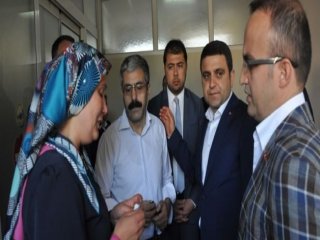 AK Partili Vekillerden Yaralı İşçiye Ziyaret
