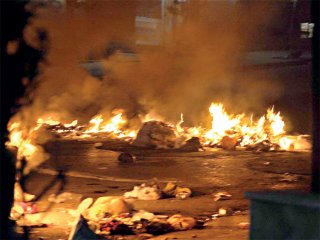 Gazi'de Polise Bombalı Tuzak!