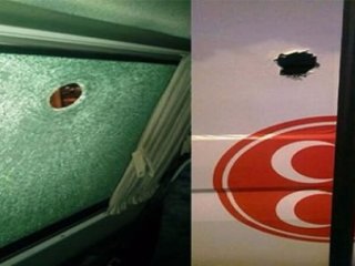 Siirt'te MHP Aracına Taşlı Saldırı