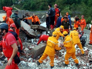 Üniversitelilerden Dev Adım