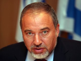 Liberman: AB, Putin'in davrandığı gibi davranmalı