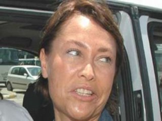 Adalet Vatandaşa Ayrı Hülya Avşar’a Ayrı Mı Çalışıyor?