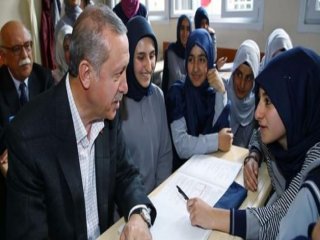 İHL'de Erdoğan'ı Gülümseten Soru