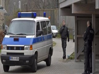 Fransa'da Camiyi Kundaklayan 2 Kişi Tutuklandı