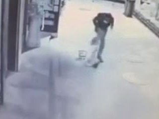 İnsanlıktan Çıkmış Adam! (+18)