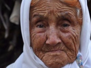 Ayşe Nine Oğlu İçin Hala Ağlıyor