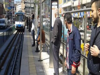 'Sen Başörtülüsün' Dedi Akbil Basmadı