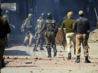 İsyancılar 250 Köylüyü Rehin Aldı