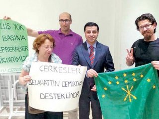 'Demirtaş, Domuz Yerken Diyanet'i Veto Etti'