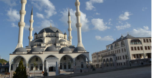 Tam 10 Bin Kişilik Olacak