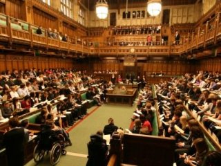 İngiltere'de 13 Müslüman Milletvekili Seçildi